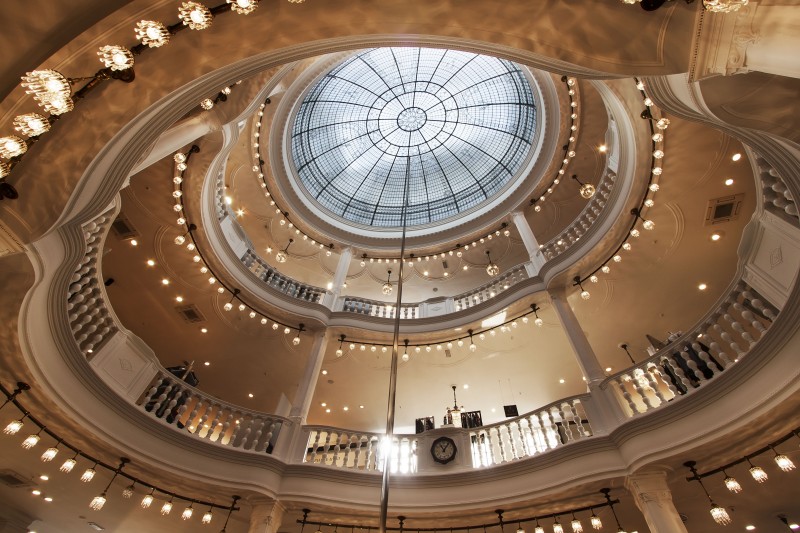 Koepel van het voormalige modewarenhuis Maison de Bonneterie