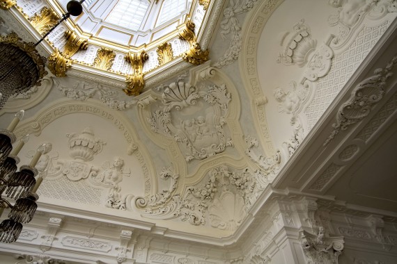 De grote salon op de verdieping.